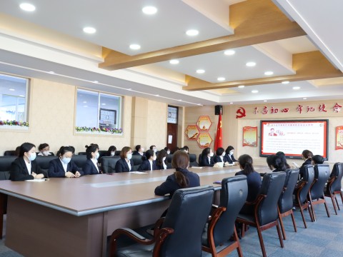 支部书记讲党课 凝心聚力强党性2_副本.jpg