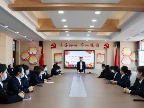 支部书记讲党课 凝心聚力强党性1_副本.jpg