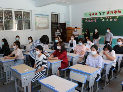 珲春市第四小学校开展疫情防控演练 (1)_副本.jpg