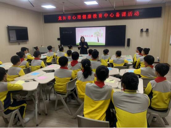 研课磨课,赋能课堂促教师成长1.jpg 研课磨课,赋能课堂促教师成长1.jpg