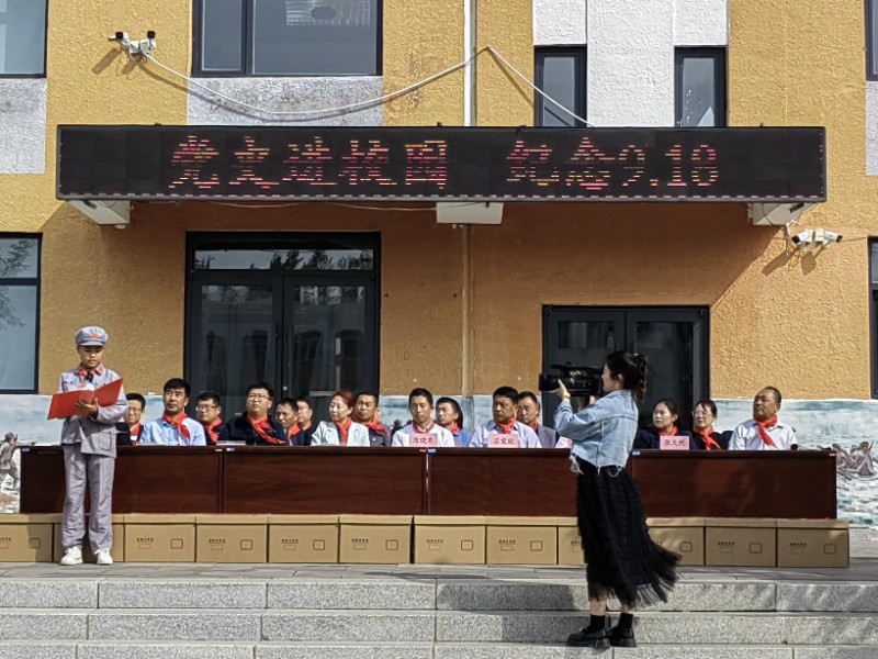 少先队员代表发言.jpg