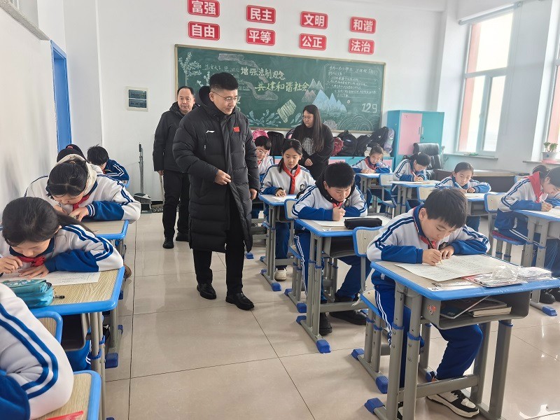 尹局视察.jpg