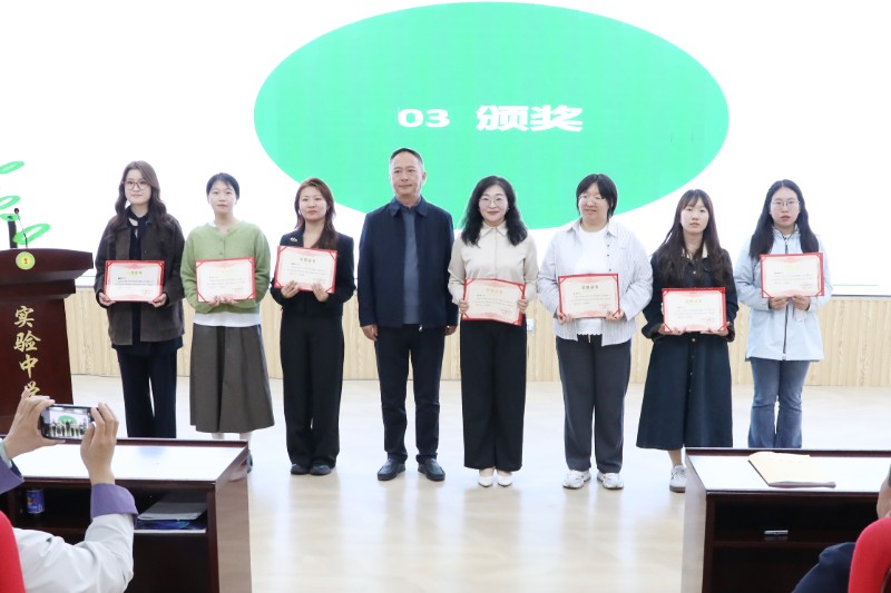 ee40c67d3c594f0f73c66d8f94b472b8.jpg ee40c67d3c594f0f73c66d8f94b472b8.jpg