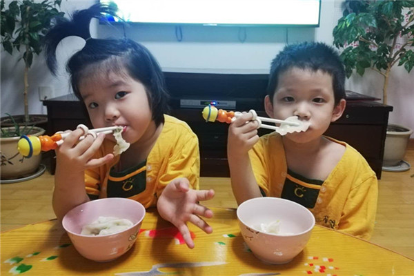 1583250221_4143_42525.jpg 1按时吃早餐.jpg