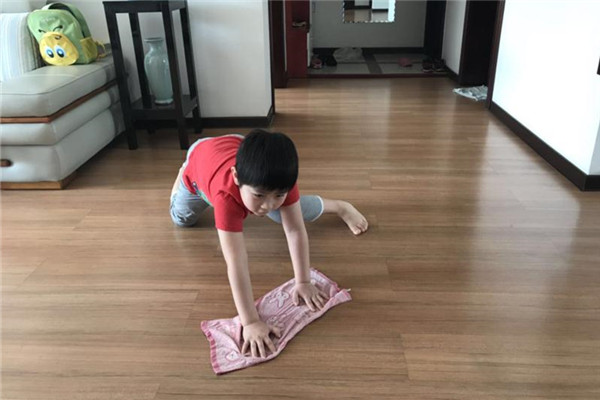 1584063044_5099_78132.jpg 5 看看,我擦的多干净.jpg