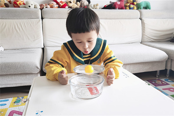 1584490780_3058_48099.jpg 4 游戏:吹乒乓球.jpg