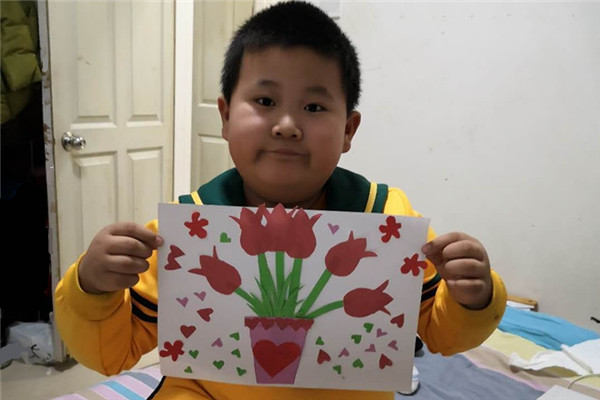 1589851064_3195_34215.jpg 4 亲手做的爱心礼物.jpg