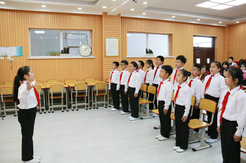 1619601185_43_83559.jpg 3.歌唱队歌.JPG