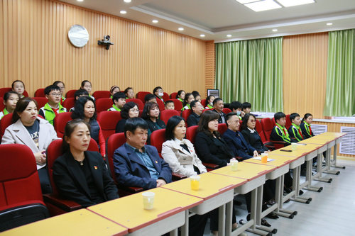 1620455305_1833_77117.jpg 6.认真观看活动.JPG