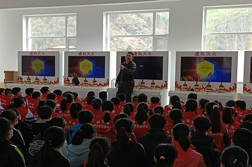 1620892896_7835_21222.jpg 5.讲解安全理论知识.jpg