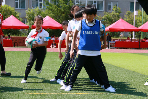 1622596413_044_64822.jpg 2.胯下传球.JPG