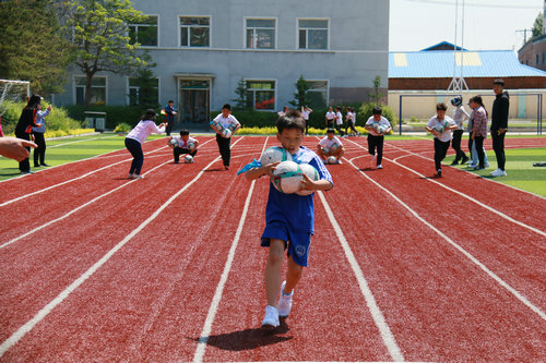 1622596489_6143_75202.jpg 3.抱球跑.JPG