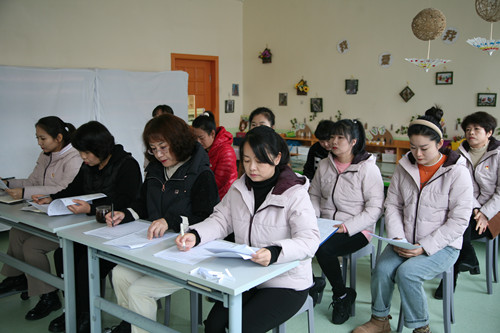 1639722402_3146_22420.jpg 汪清三幼:琴声悠扬促成长 歌声缭绕绽芳华1.jpg