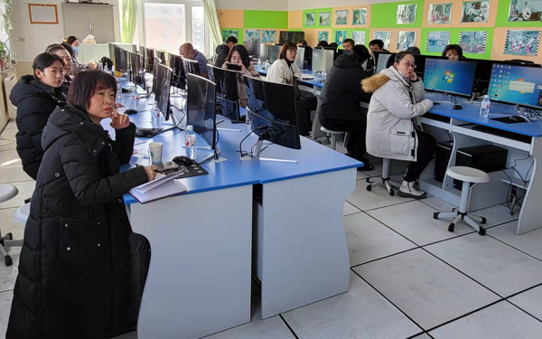 1646013877_6146_14577.jpg 中小学信息技术学科中心备课组活动.jpg