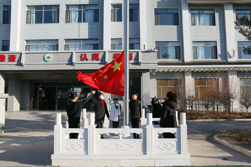 2.升旗仪式.JPG