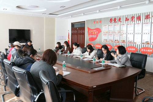 1.课堂教学改革研究课题交流会.JPG