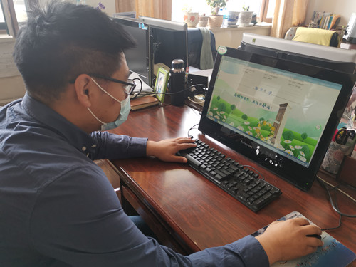 1649149361_0663_98214.jpg 教师网上祭祀2_副本.jpg