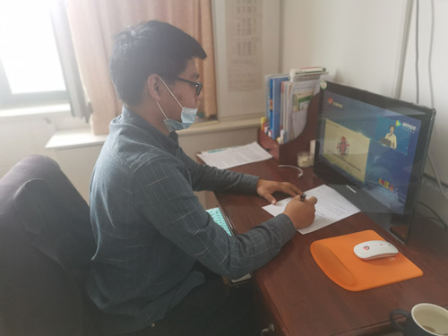 心理健康教师与学生共同学习_副本.jpg