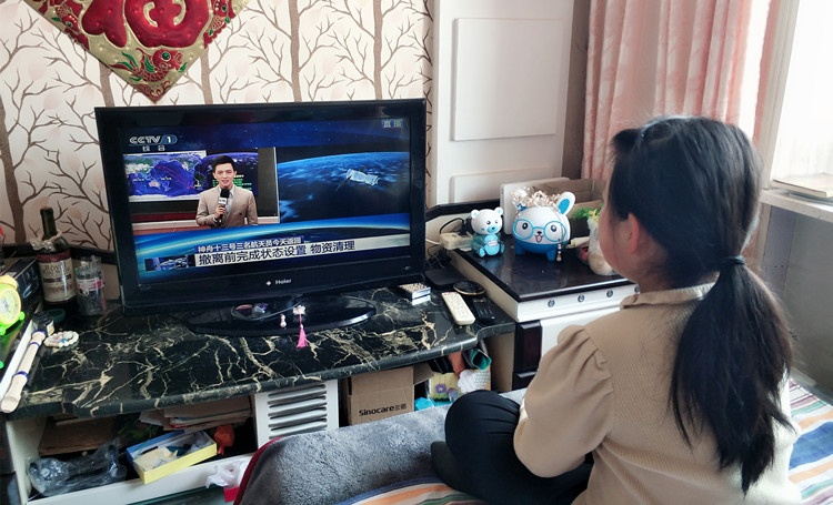 弘扬航天精神 激发爱国热情_副本.jpg
