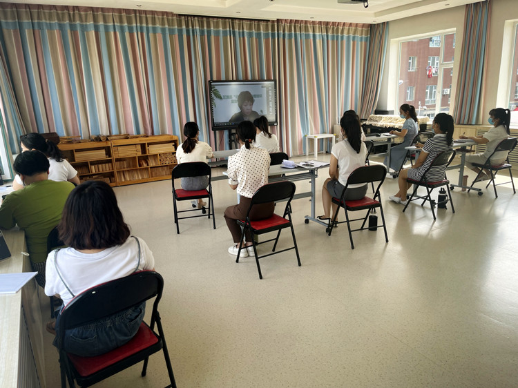 汪清三幼：参加线上培训 助力幼小衔接.jpg