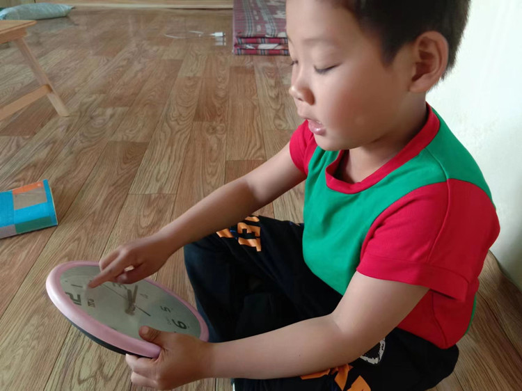 幼儿认识钟表_副本.jpg