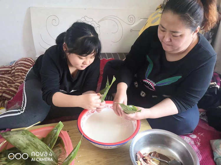 “粽叶飘香话端午 劳动实践品美味”主题教育活动 (4)_副本.jpg