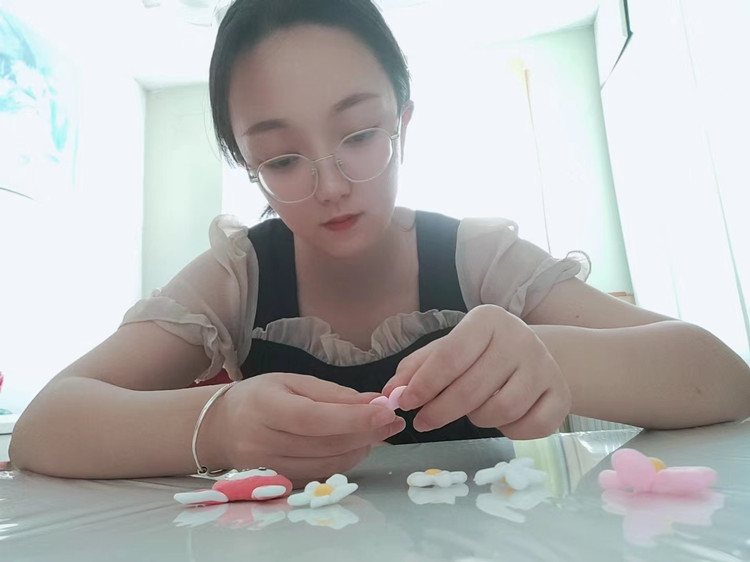 彩泥制作1_副本.jpg
