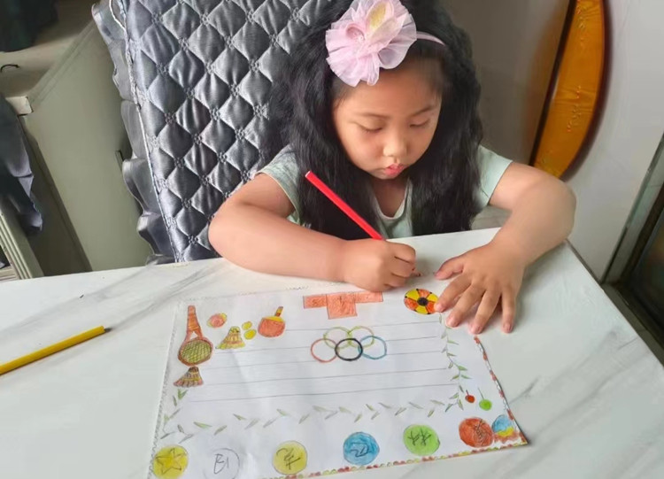 幼儿创作照片_副本.jpg
