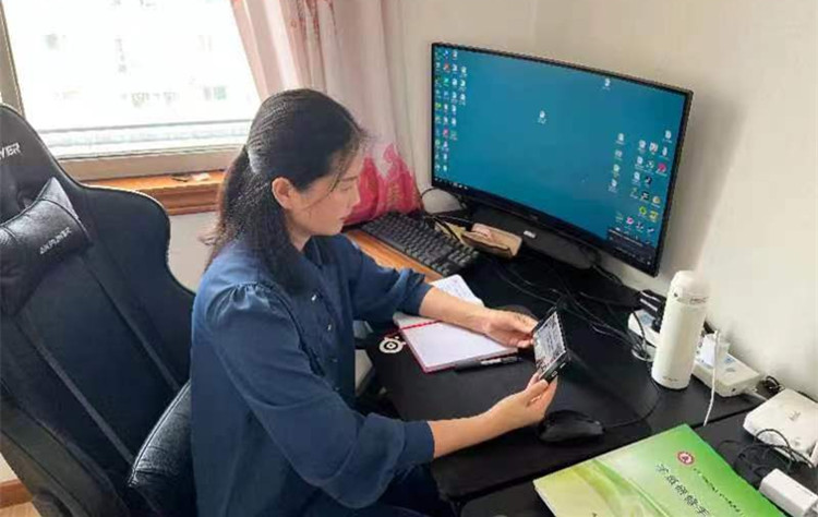 1教师观看直播培训1_副本.jpg