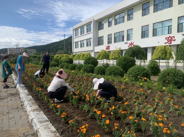 学思践悟坚定理想信念 奋发有为践行初心使命04_副本.jpg