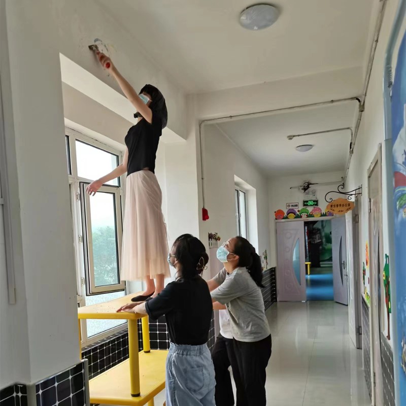 4教师清扫卫生照片_副本.jpg