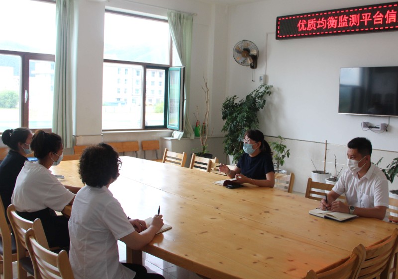 科学部署  精准填报——图们市石岘第一小学优质均衡监测平台信息填报部署会 (1)_副本.jpg