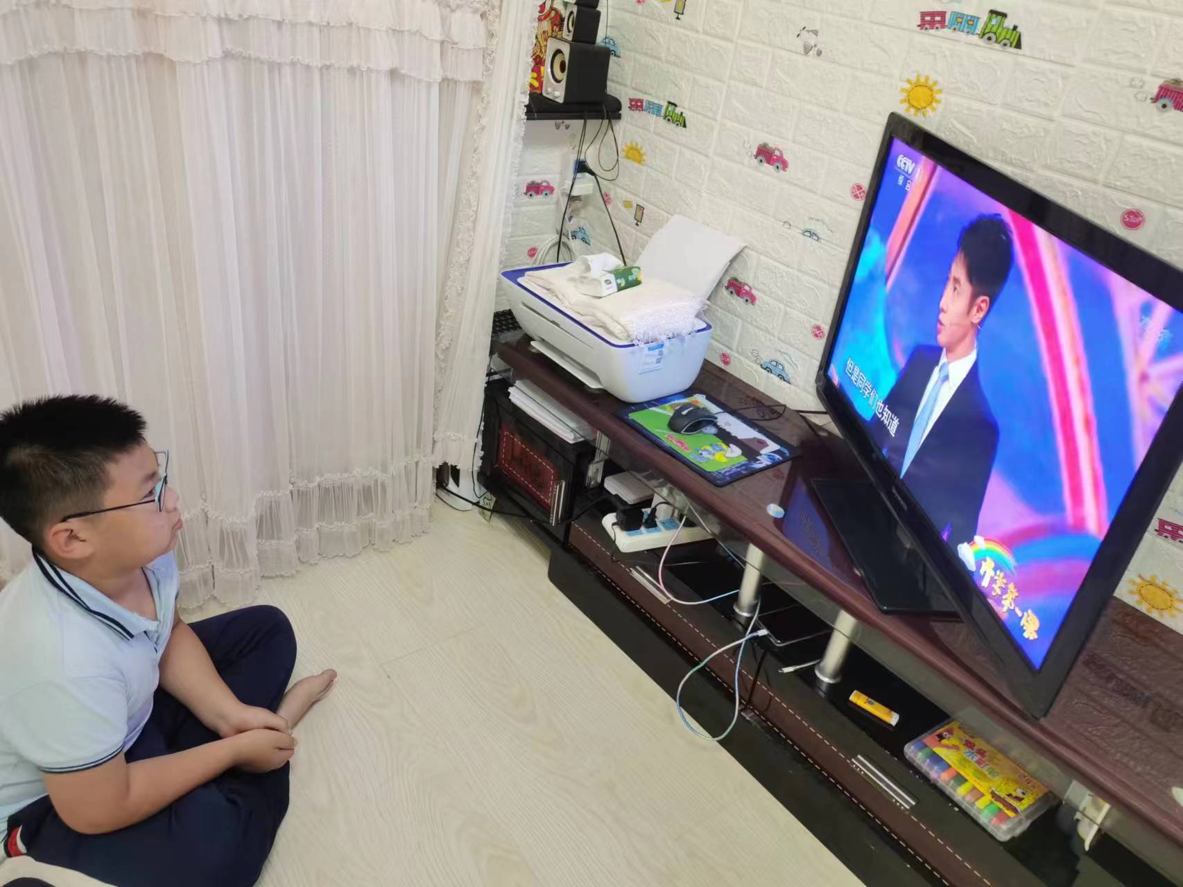 石岘第一小学观看“开学第一课活动” (1).jpg