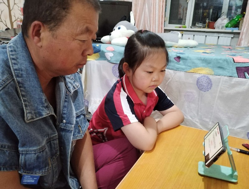 观看《如何激发孩子的学习内驱力》公益讲座 (3)_副本.jpg
