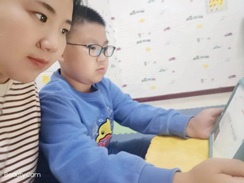 观看《如何激发孩子的学习内驱力》公益讲座 (1)_副本.jpg