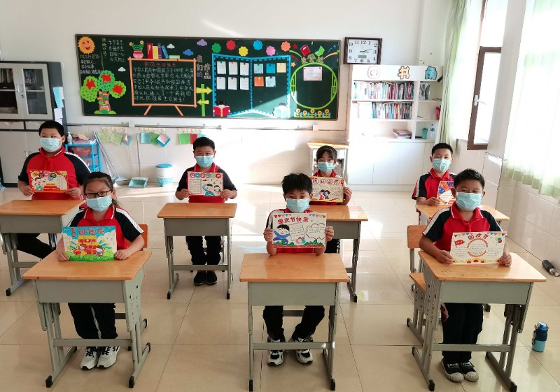 图们市石岘第一小学“喜迎二十大 童心颂祖国”爱国主义教育系列活动( 2).jpg
