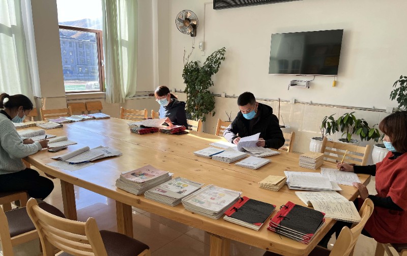 石岘一小“以检促优 以查促教”教案、作业常规检查 (1).jpg