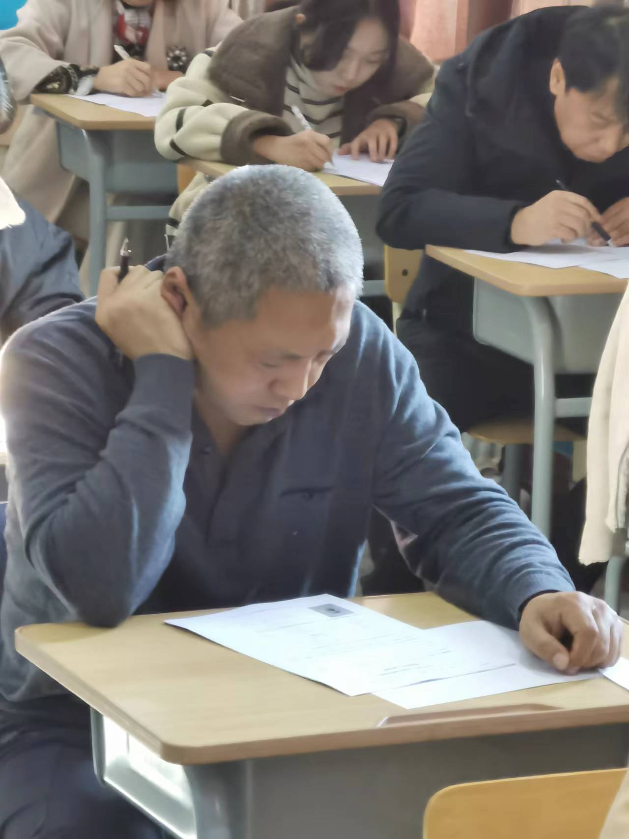 1667787148_453_89257.jpg 初中数学教师解题技能大赛3.jpg