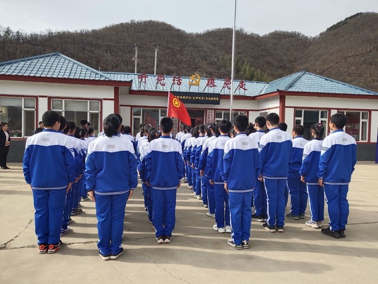 1671414796_8937_48922.jpg 走红路 (2).jpg