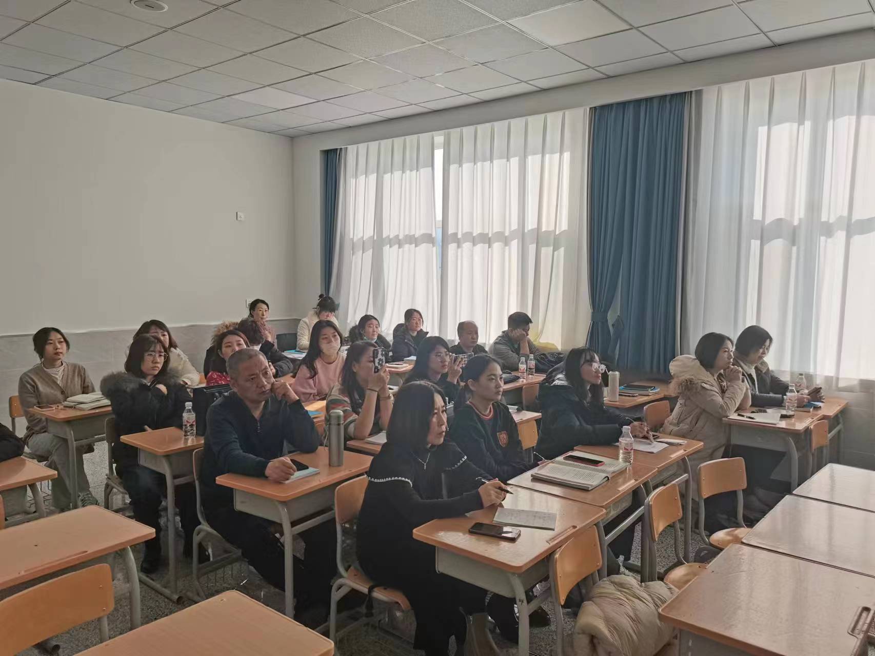 1677204773_5583_28197.jpg 龙井市教师进修学校举行初中数学教师集体备课活动2.jpg