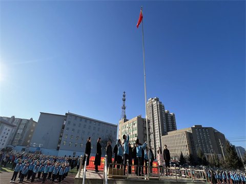2023.2.27中国工农红军珲春红军小学：开展扬帆起航 快乐成长.jpg