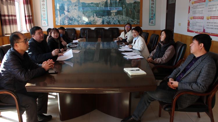教师进修学校召开“研制“科研、三室、电教”管理规范讨论会”12.JPG