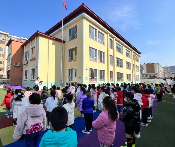 1679557224_9219_21589.jpg 保健医国旗下讲话1.jpg