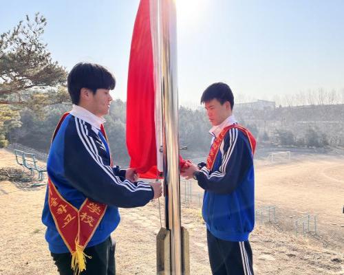 1679889841_3511_59257.jpg 3.升旗手(500).jpg