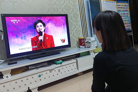 02学习榜样，汲取奋进力量.jpg