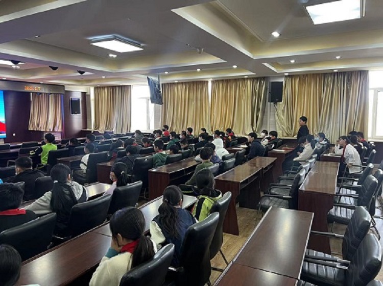 1680852769_0013_96425.jpg 2.法制教育讲座(2).jpg