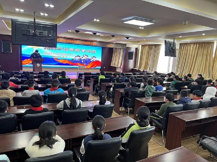 1680852856_1087_12704.jpg 1.法制教育讲座(1).jpg