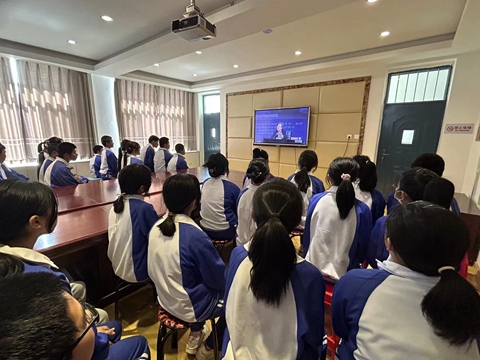师生参加延边州大讲堂培训活动5.9.jpg