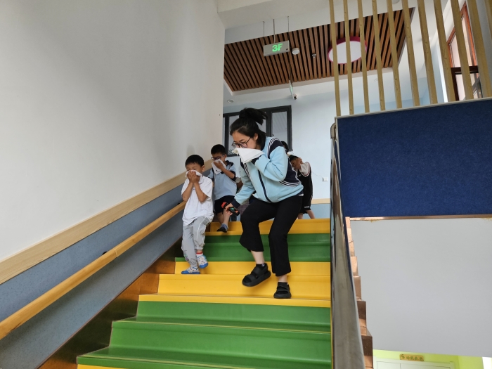 消防在”童“心，安全护”童“行 (2).jpg