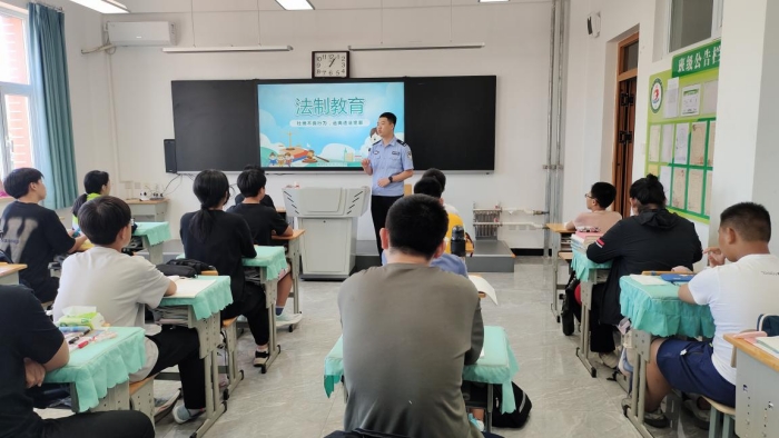 法治图书角启动仪式照片 (4).jpg